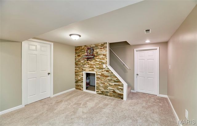 1127 Caulks Hill Road, St Charles, MO 63304