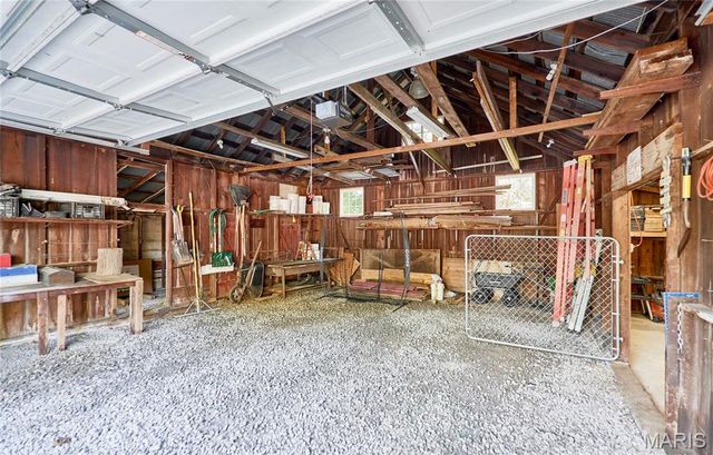 1127 Caulks Hill Road, St Charles, MO 63304