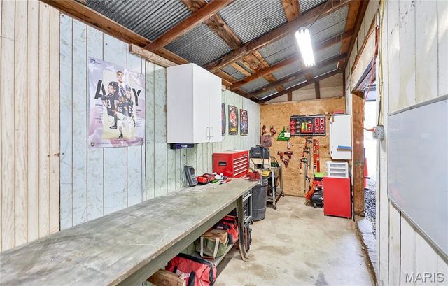 1127 Caulks Hill Road, St Charles, MO 63304
