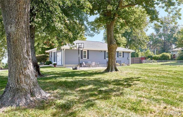 1127 Caulks Hill Road, St Charles, MO 63304