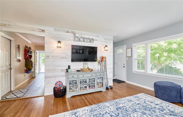 1127 Caulks Hill Road, St Charles, MO 63304