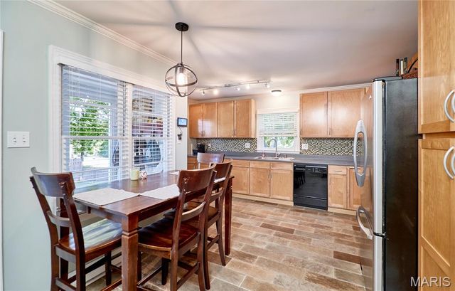 1127 Caulks Hill Road, St Charles, MO 63304