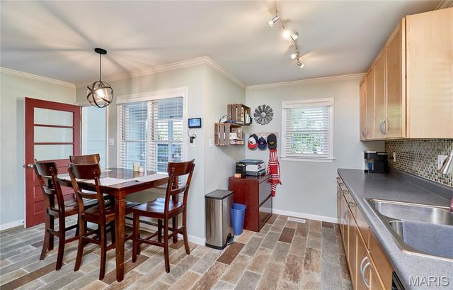 1127 Caulks Hill Road, St Charles, MO 63304