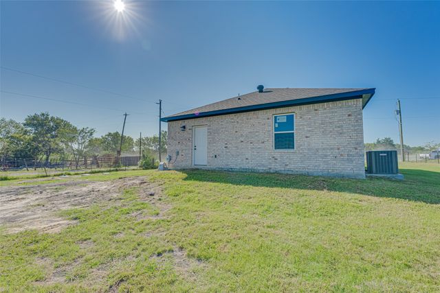 8064 County Road 1040, Rice, TX 75155