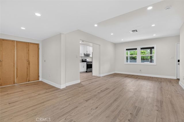 7359 Louise Avenue, Van Nuys, CA 91406