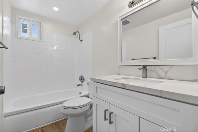 7359 Louise Avenue, Van Nuys, CA 91406
