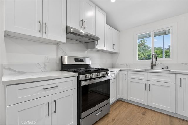 7359 Louise Avenue, Van Nuys, CA 91406