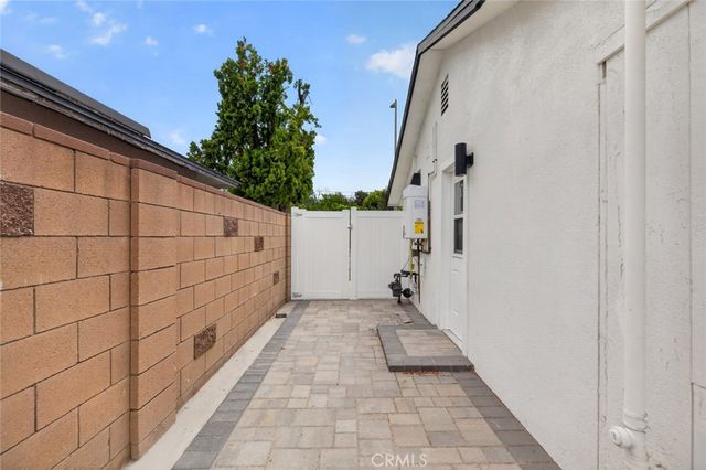 7359 Louise Avenue, Van Nuys, CA 91406