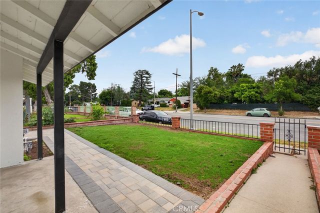 7359 Louise Avenue, Van Nuys, CA 91406