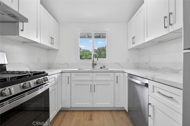 7359 Louise Avenue, Van Nuys, CA 91406