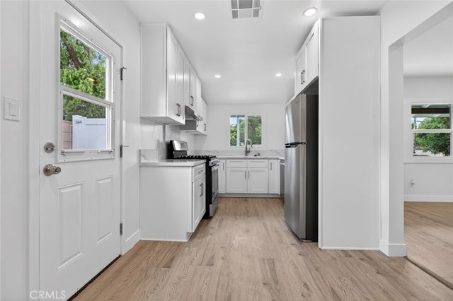 7359 Louise Avenue, Van Nuys, CA 91406