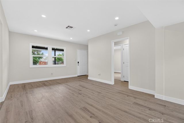 7359 Louise Avenue, Van Nuys, CA 91406