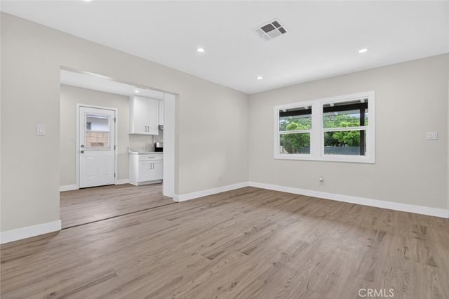 7359 Louise Avenue, Van Nuys, CA 91406