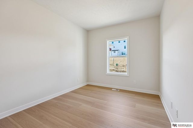 10908 N 159 Avenue, Bennington, NE 68007