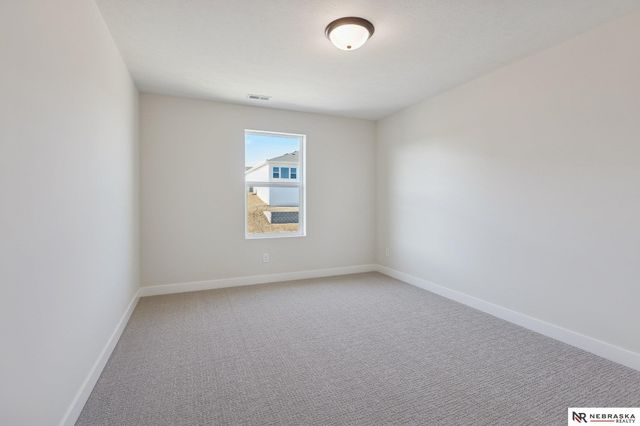 10908 N 159 Avenue, Bennington, NE 68007