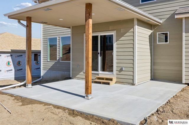 10908 N 159 Avenue, Bennington, NE 68007