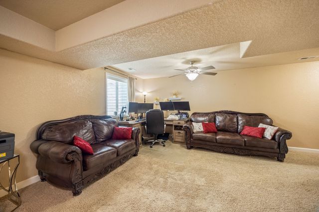9665 Red Sunset Court, West Des Moines, IA 50266