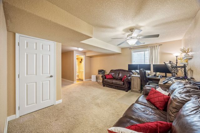 9665 Red Sunset Court, West Des Moines, IA 50266