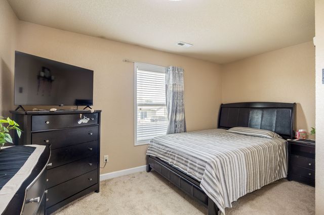 9665 Red Sunset Court, West Des Moines, IA 50266
