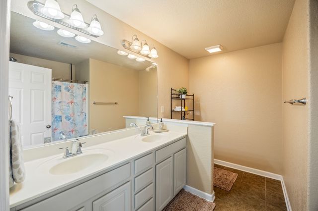 9665 Red Sunset Court, West Des Moines, IA 50266