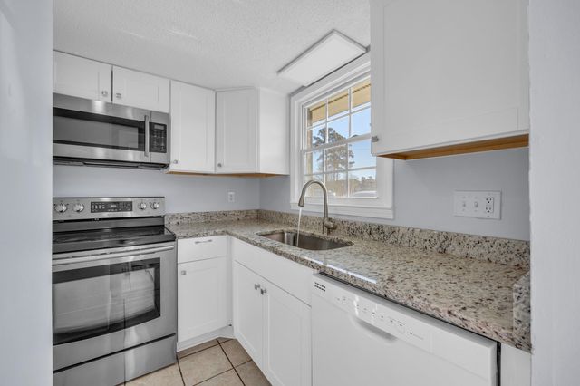 1025 Carolina Rd Apt D3, Conway, SC 29526