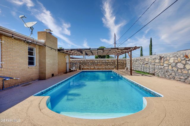 10036 JAMAICA Street, El Paso, TX 79924