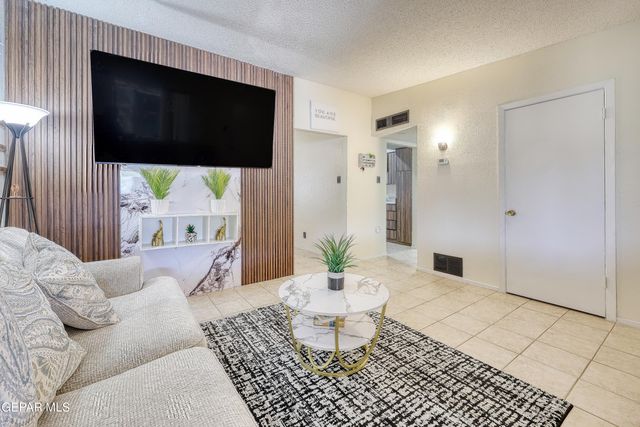 10036 JAMAICA Street, El Paso, TX 79924