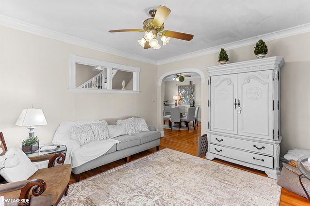 261 Jones Street, Mt Clemens, MI 48043