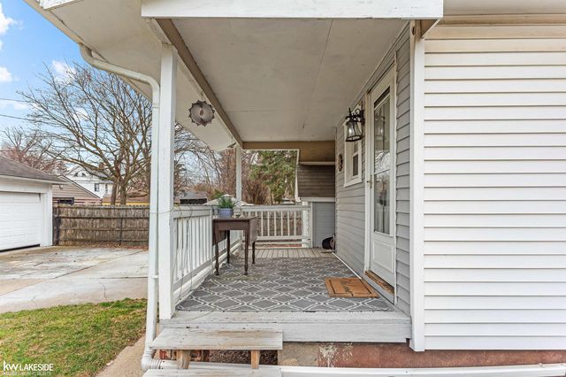 261 Jones Street, Mt Clemens, MI 48043