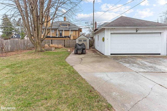 261 Jones Street, Mt Clemens, MI 48043