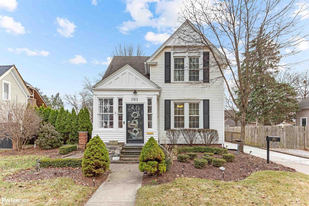 261 Jones Street, Mt Clemens, MI 48043