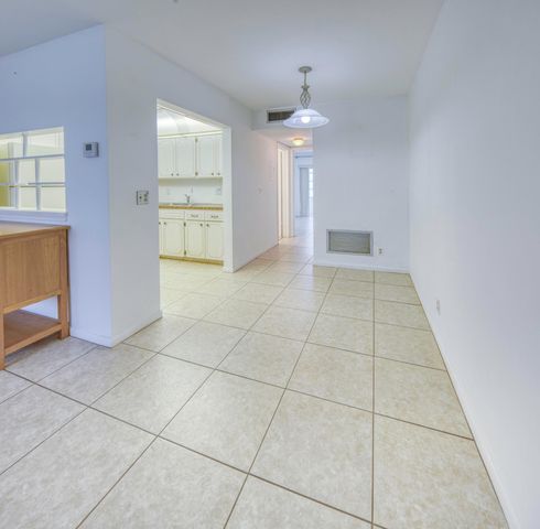 3240 LAKE OSBORNE Drive 109, Lake Worth Beach, FL 33461