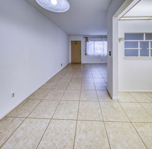 3240 LAKE OSBORNE Drive 109, Lake Worth Beach, FL 33461