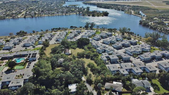 3240 LAKE OSBORNE Drive 109, Lake Worth Beach, FL 33461