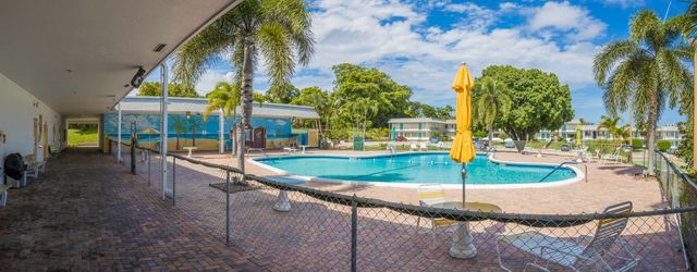 3240 LAKE OSBORNE Drive 109, Lake Worth Beach, FL 33461