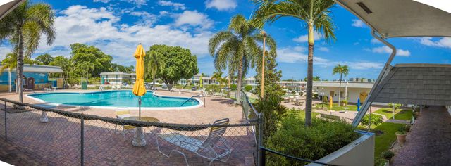 3240 LAKE OSBORNE Drive 109, Lake Worth Beach, FL 33461