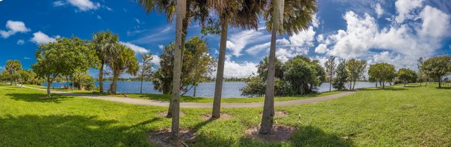 3240 LAKE OSBORNE Drive 109, Lake Worth Beach, FL 33461