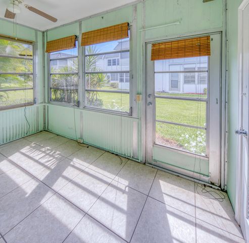 3240 LAKE OSBORNE Drive 109, Lake Worth Beach, FL 33461