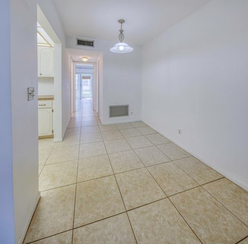 3240 LAKE OSBORNE Drive 109, Lake Worth Beach, FL 33461