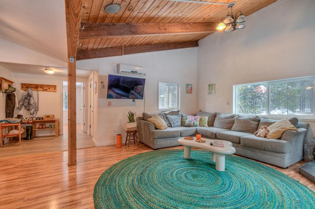 52351 Dustan Road, La Pine, OR 97739