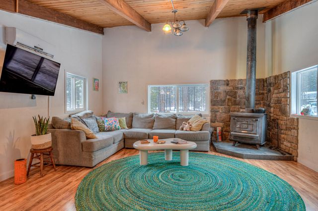 52351 Dustan Road, La Pine, OR 97739