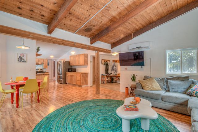 52351 Dustan Road, La Pine, OR 97739