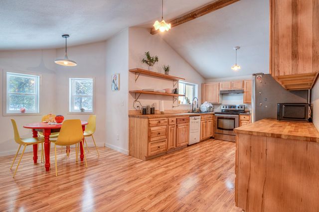 52351 Dustan Road, La Pine, OR 97739