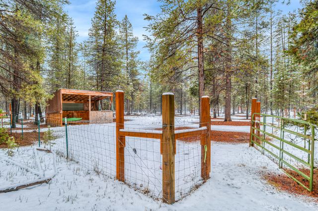 52351 Dustan Road, La Pine, OR 97739