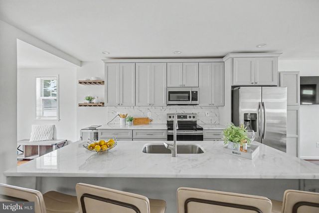 236 PEABODY ST NW, Washington, DC 20011