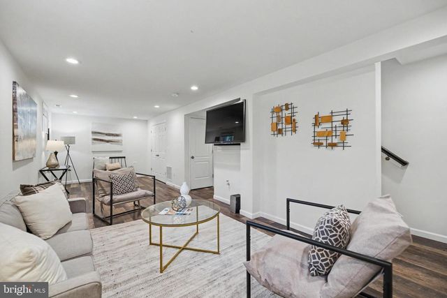 236 PEABODY ST NW, Washington, DC 20011