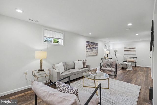 236 PEABODY ST NW, Washington, DC 20011