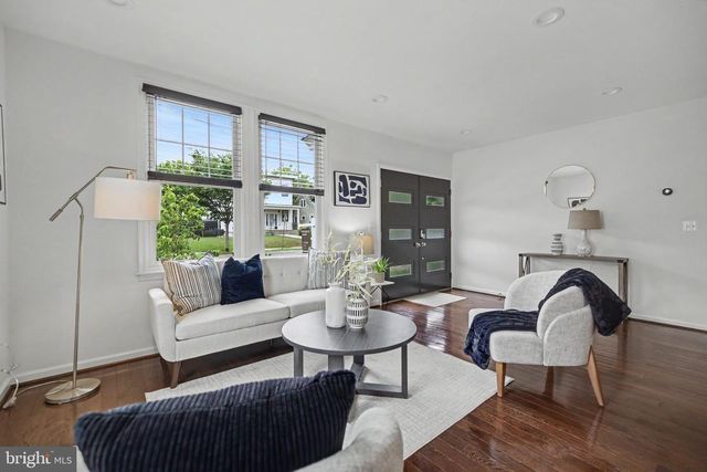 236 PEABODY ST NW, Washington, DC 20011