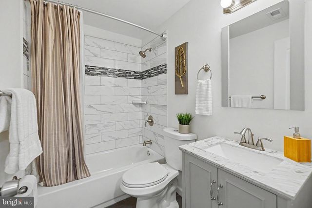 236 PEABODY ST NW, Washington, DC 20011