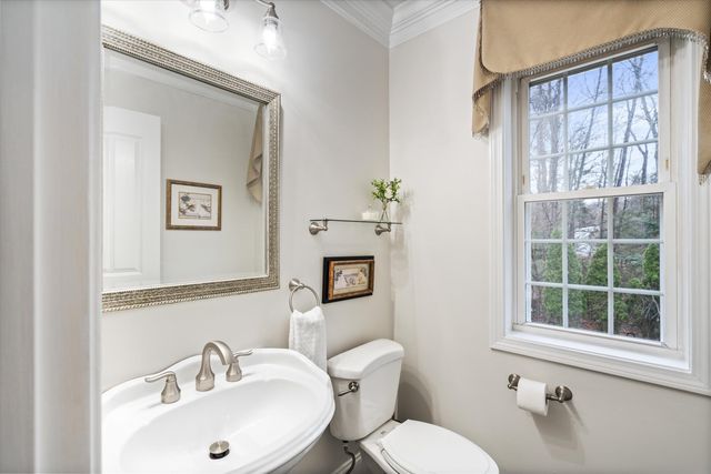 1 Dorothys Way, Bedford, NH 03110